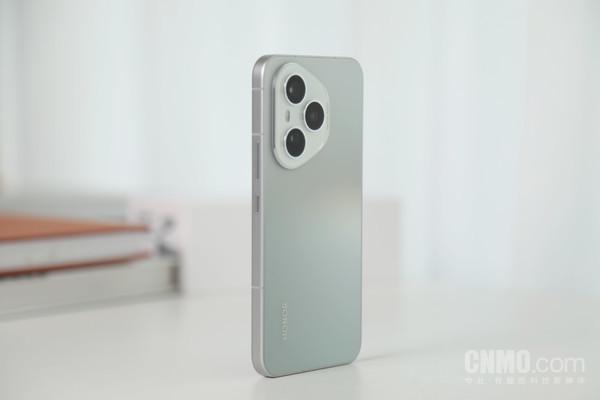 ：荣耀最强数字系列 真实就是力量不朽情缘版荣耀400 Pro体验(图5)